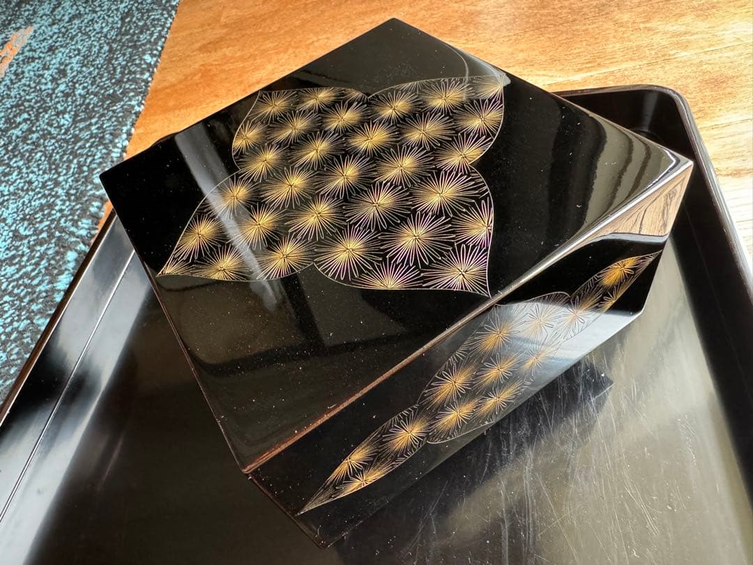 輪島塗（重要無形文化財）高級宝箱　　　　　　前志芸男　作品