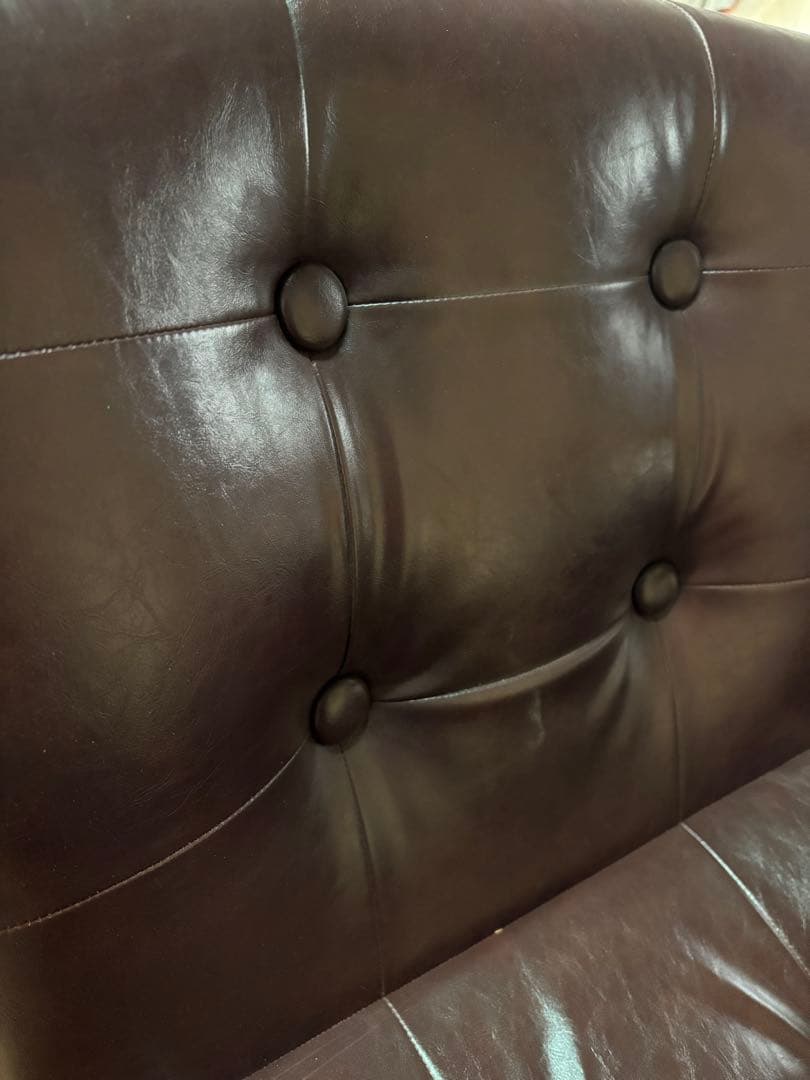 レトロな雰囲気の理容椅子、美容椅子です。