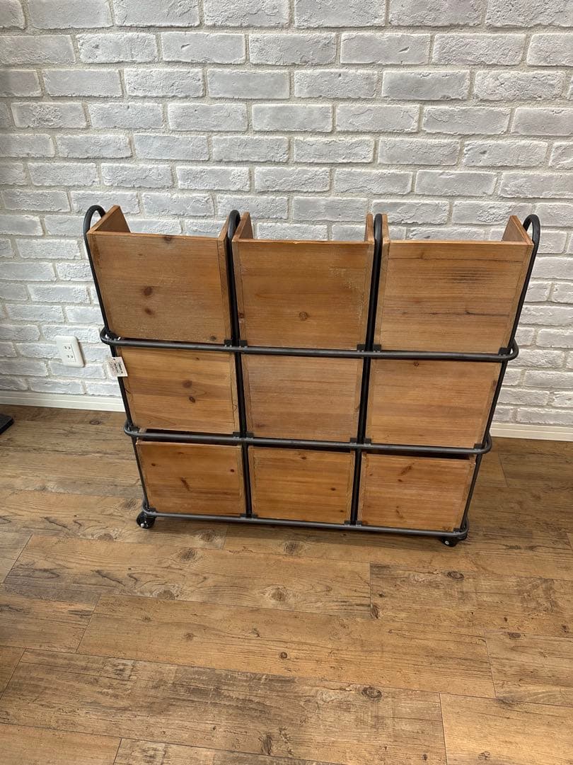 アイアンフレームキャスター付き木製収納ラック