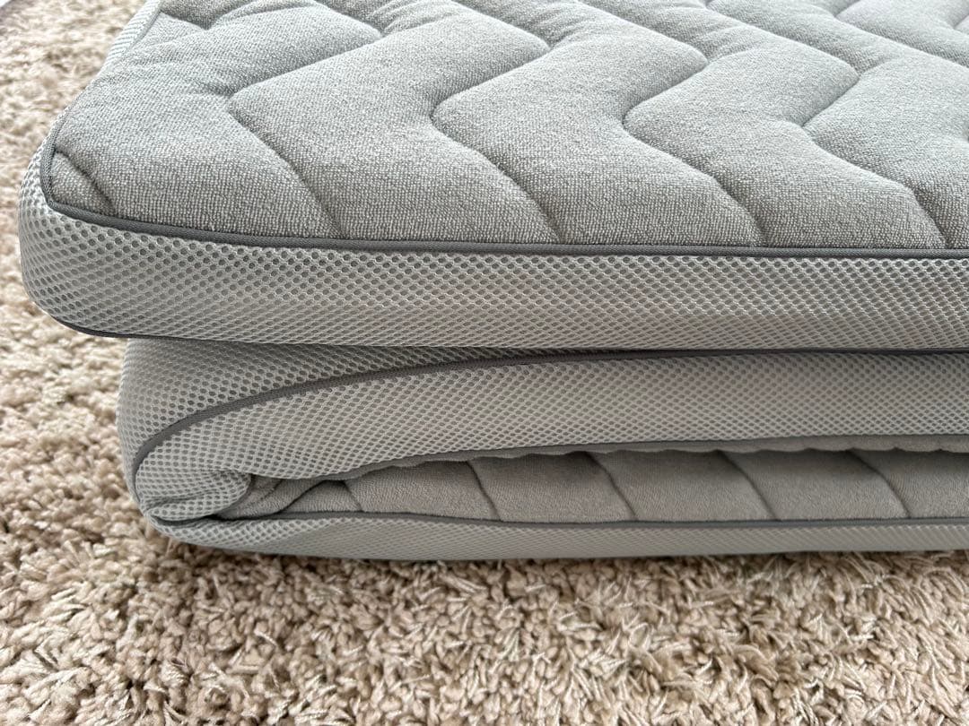 【未使用品】ブレスエアー(3次元スプリング構造体)シングル グレー