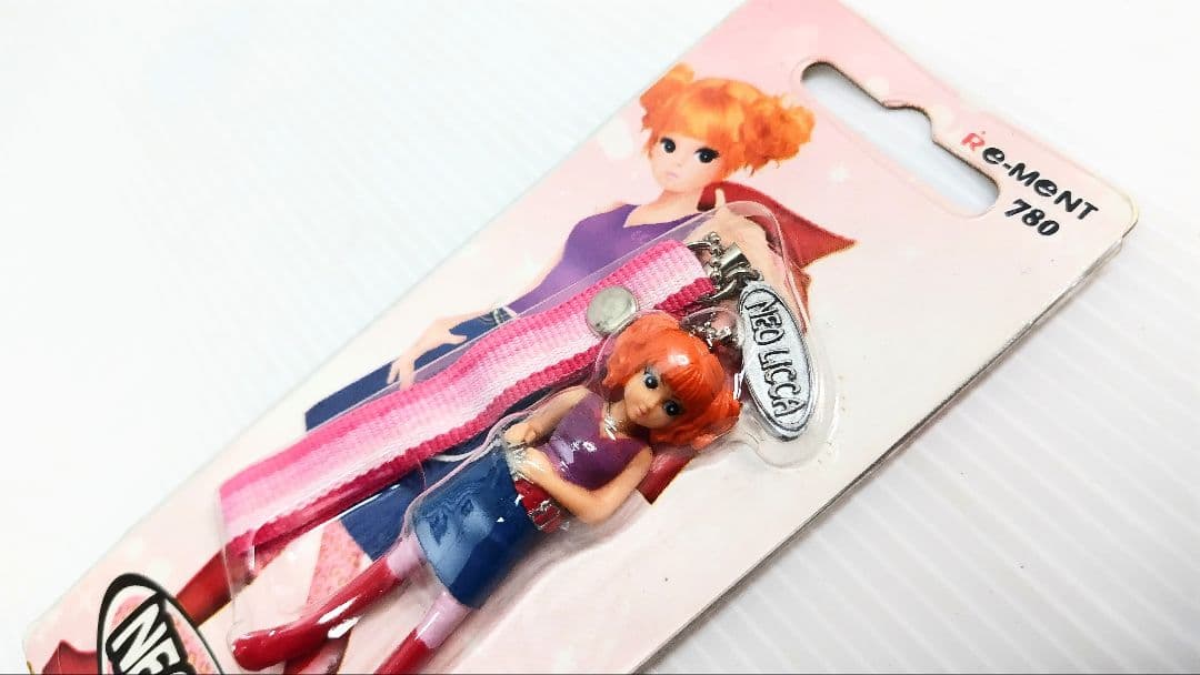 NEO LICCA ストラップフィギュア ロッキングガール - メルカリ