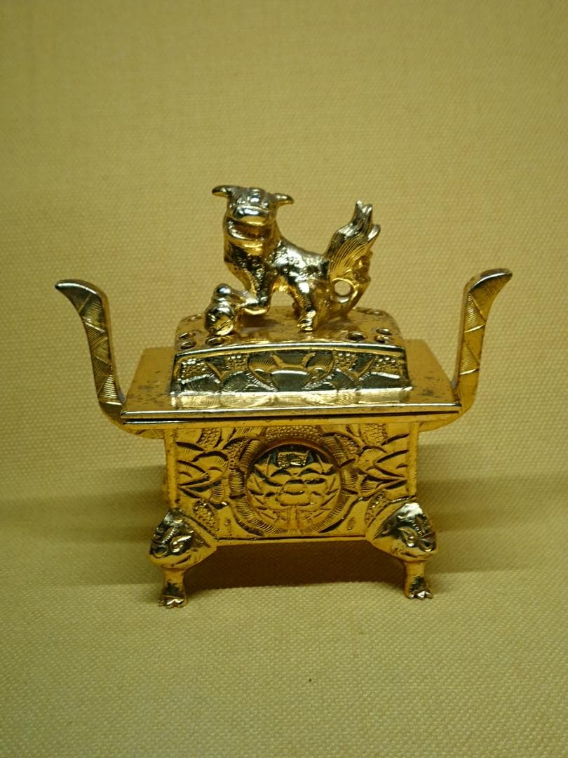 【美品】仏教美術　本金メッキ　香炉　銅製　置物　インテリア　工芸品　A1667