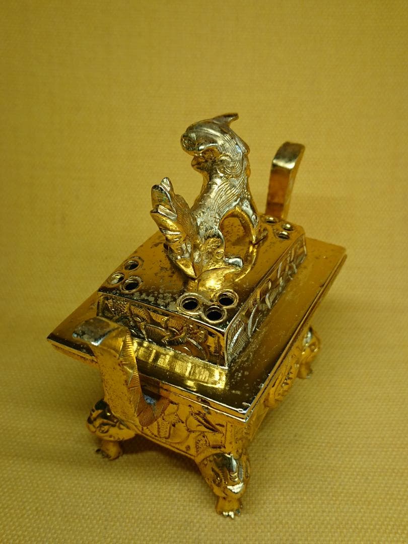 【美品】仏教美術　本金メッキ　香炉　銅製　置物　インテリア　工芸品　A1667
