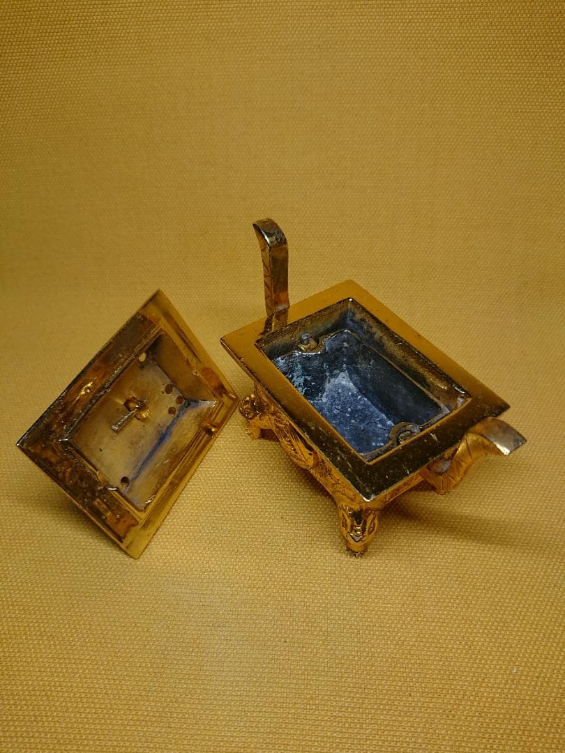 【美品】仏教美術　本金メッキ　香炉　銅製　置物　インテリア　工芸品　A1667
