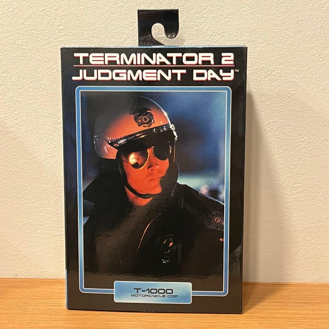 NECA ターミネーター2 T-1000 モーターサイクルコップ フィギュア