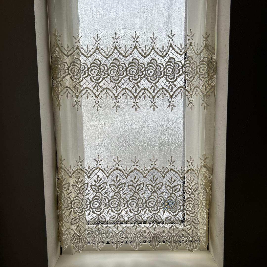 トルコ刺繍レース生地 裾マクラメ 小窓 カフェカーテン - メルカリ