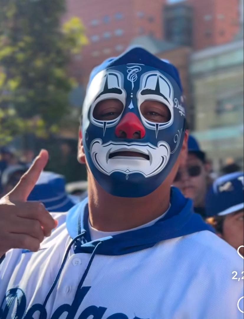 ミスターカートューン ロサンゼルス・ドジャース マスク LA - メルカリ