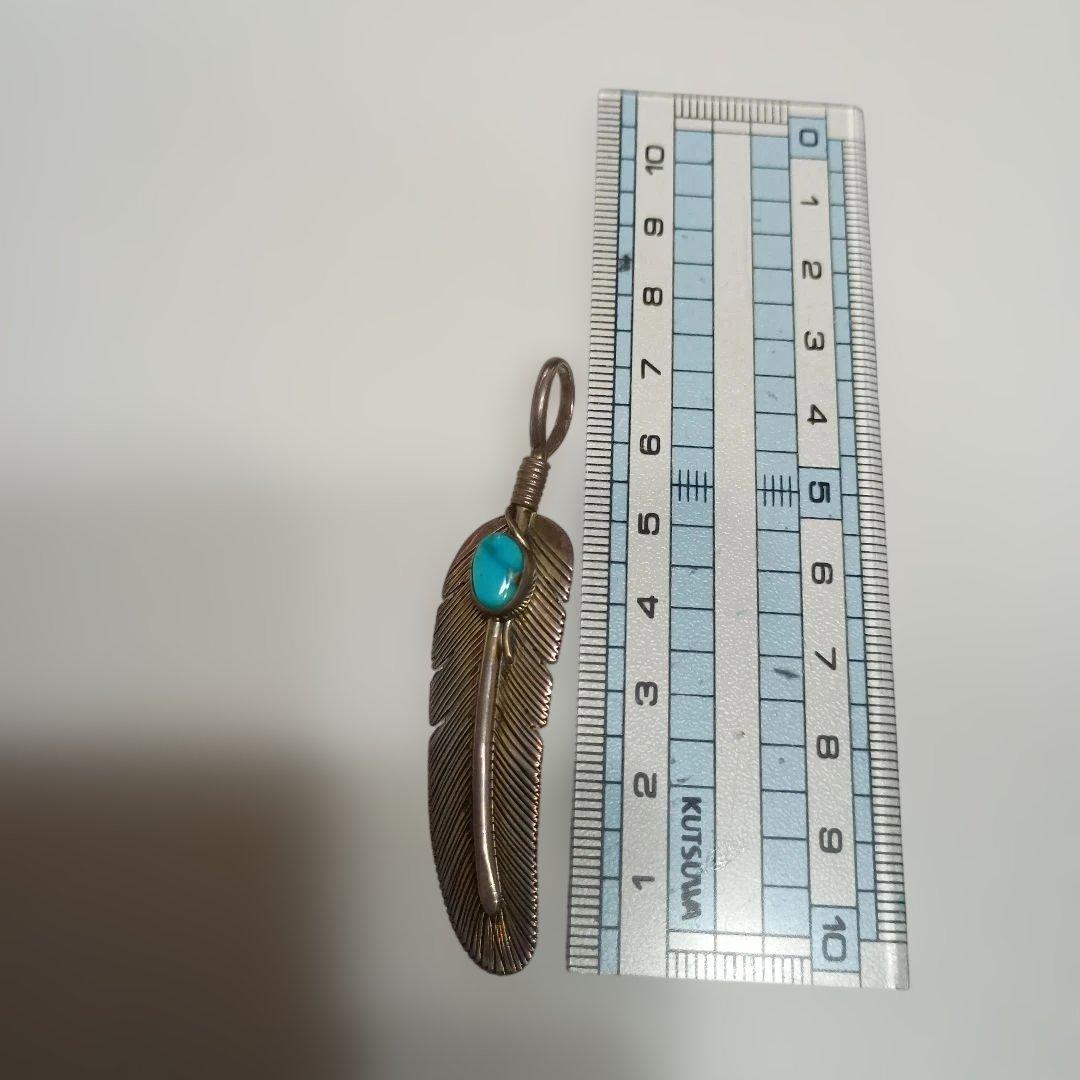 ハーヴィーメイス　ターコイズ付きフェザーネックレス