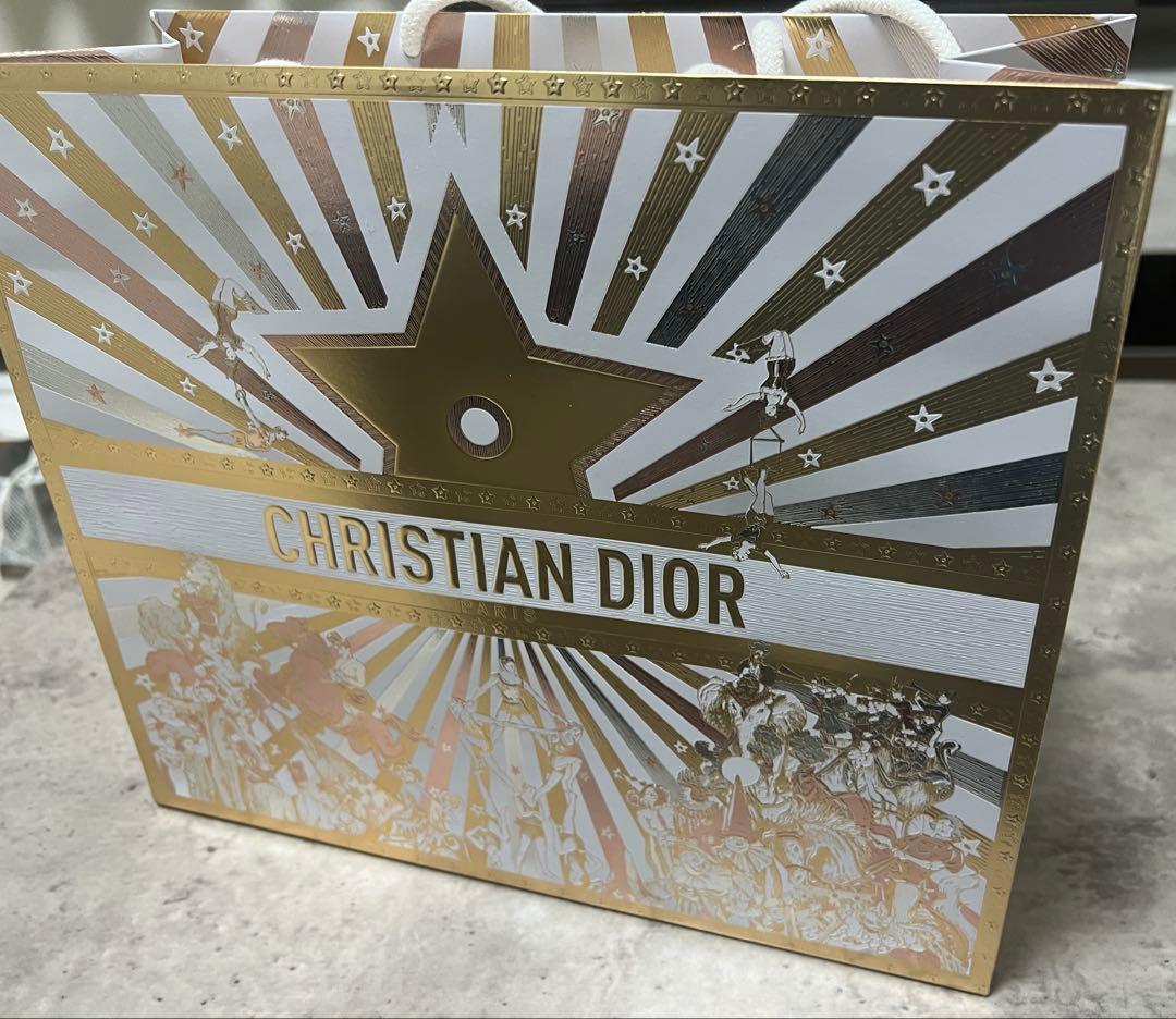 即発　新品　クリスマスコフレ2025 ディオール　ホリデーオファー 限定 ギフト