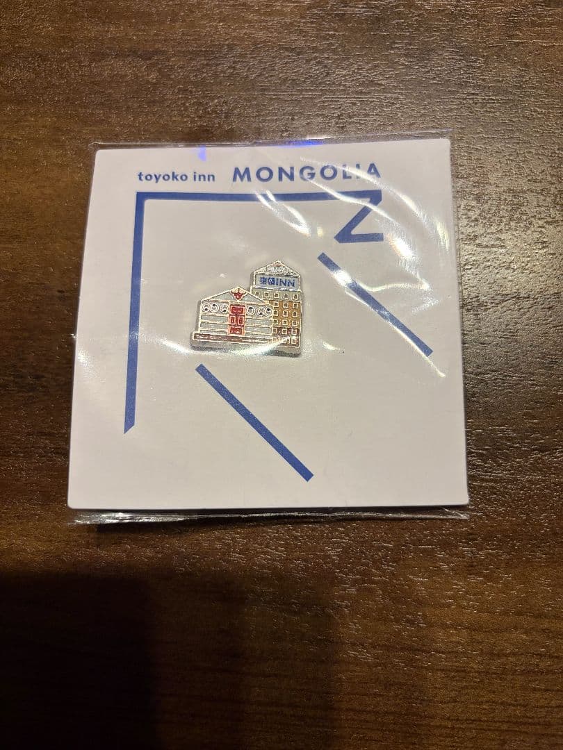 Toyoko Inn ピンバッジセット 海外3種 + 国内1種 - メルカリ