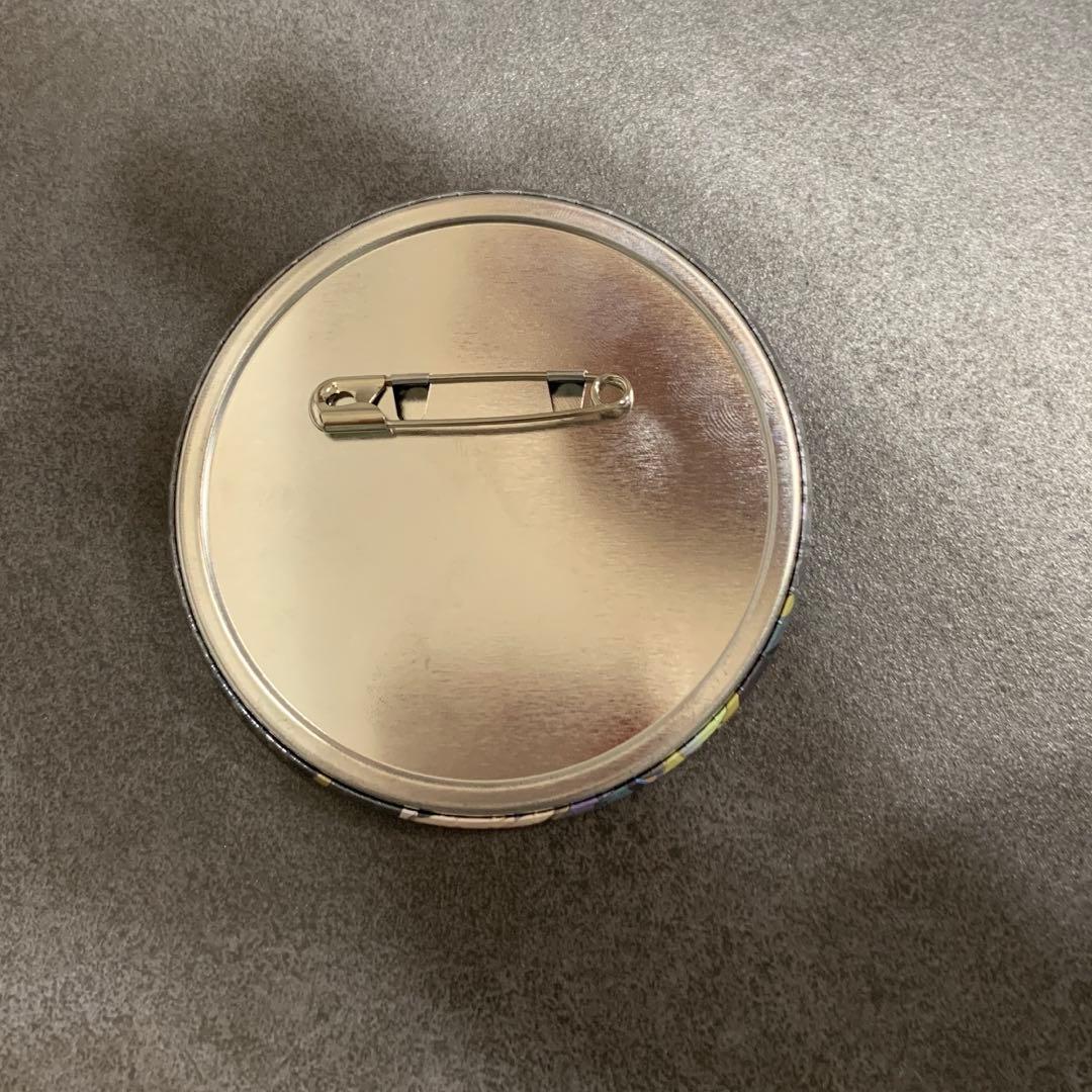 カラフルピーチ うり 缶バッチ ワンダーランド からぴち - メルカリ