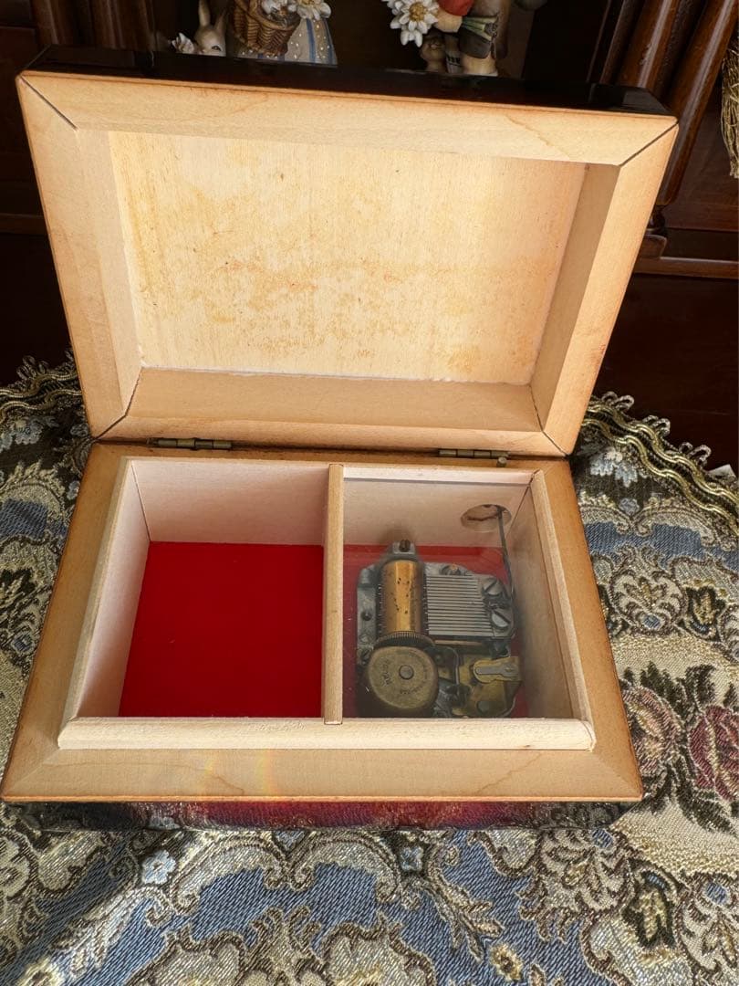 リュージュ ウィーンの森の物語　コロー　reuge