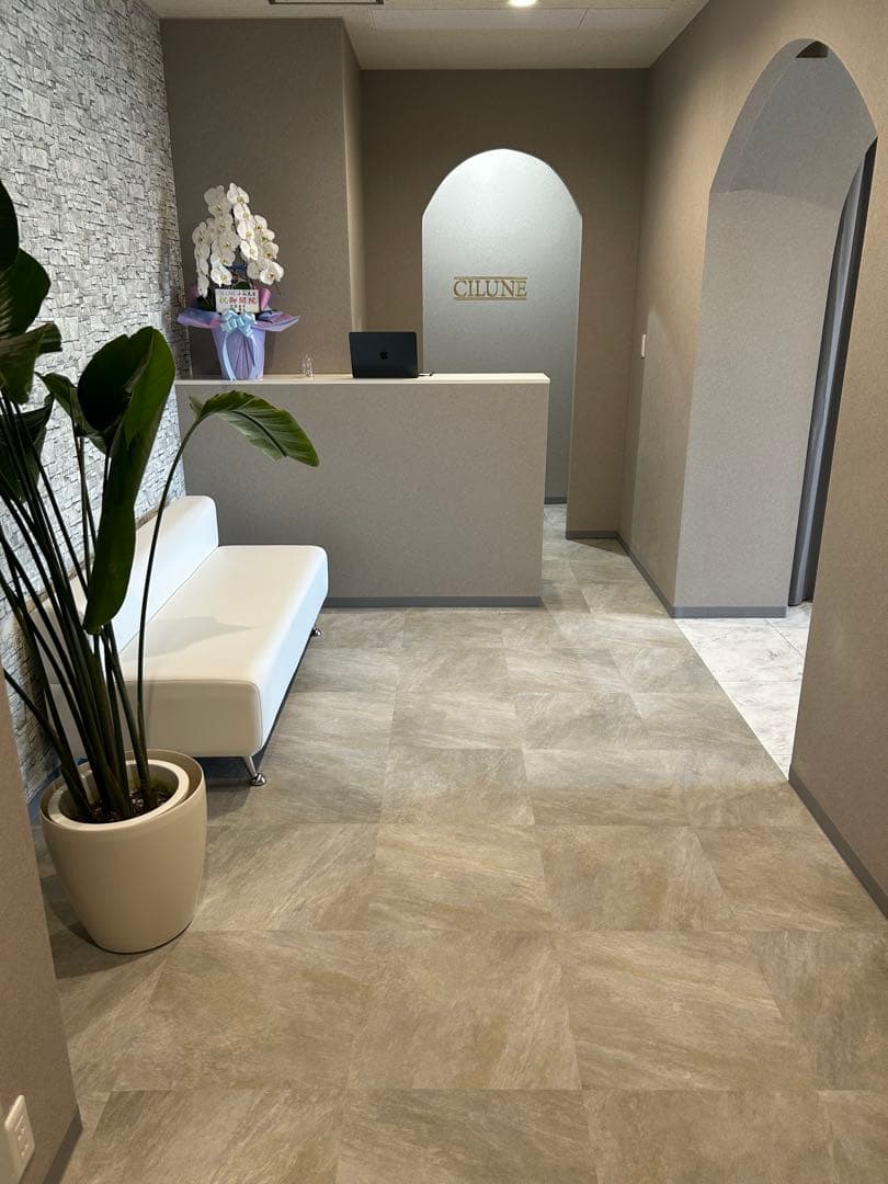 ホワイトモダンソファ　特注ホワイト