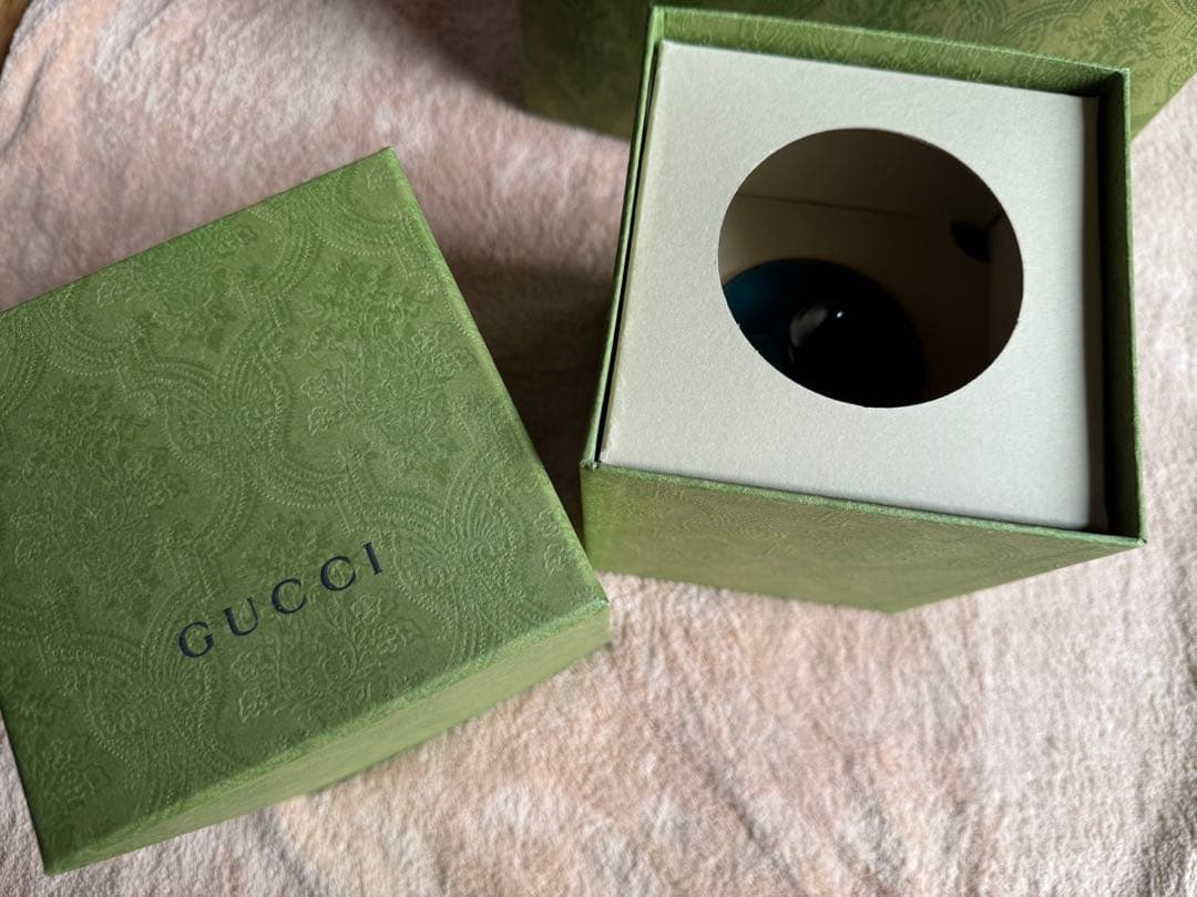 GUCCI アロマキャンドル 蝶のデザイン 陶器製