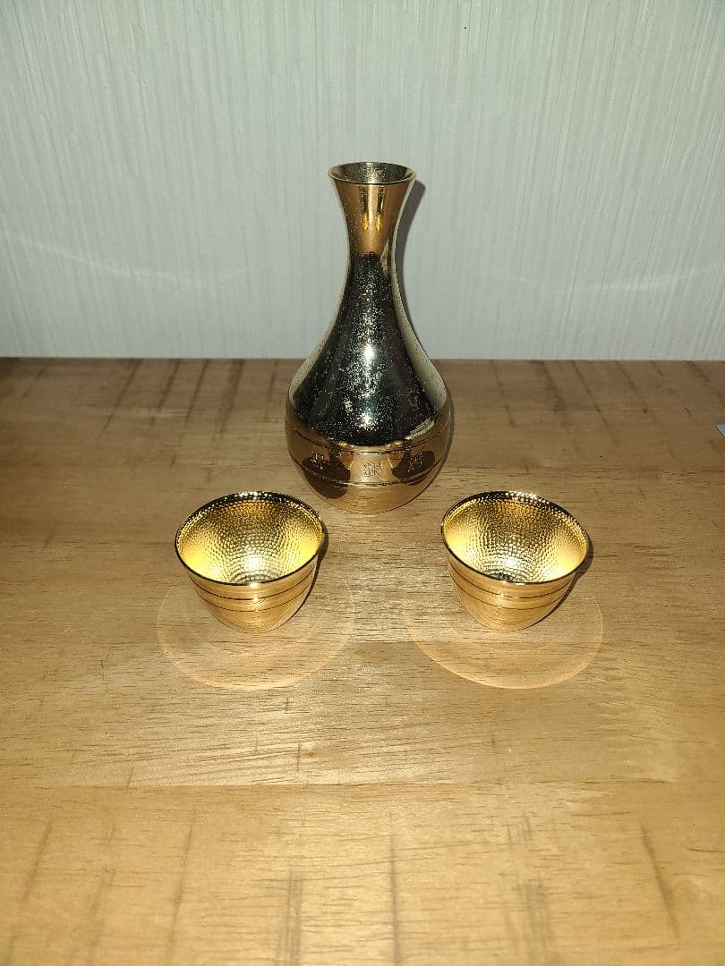 希少　骨董品：大日本帝国時代バッチ&オリンピック記念メダルおまけつき