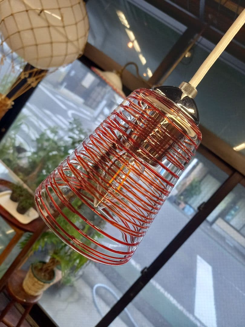 1980's　スペースエイジ　ヴィンテージ　螺旋模様　被せ硝子　吊り下げ　ランプ