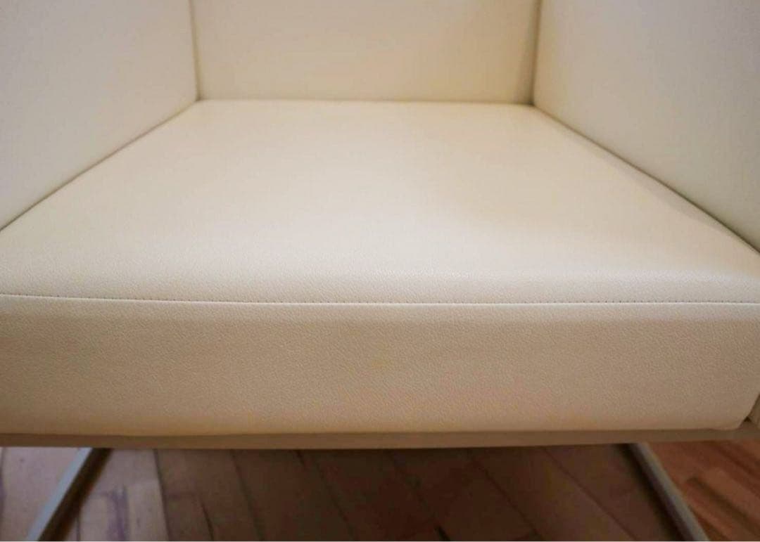 カッシーナ・イクスシーの 1P アームソファを2個セットでお願いします。