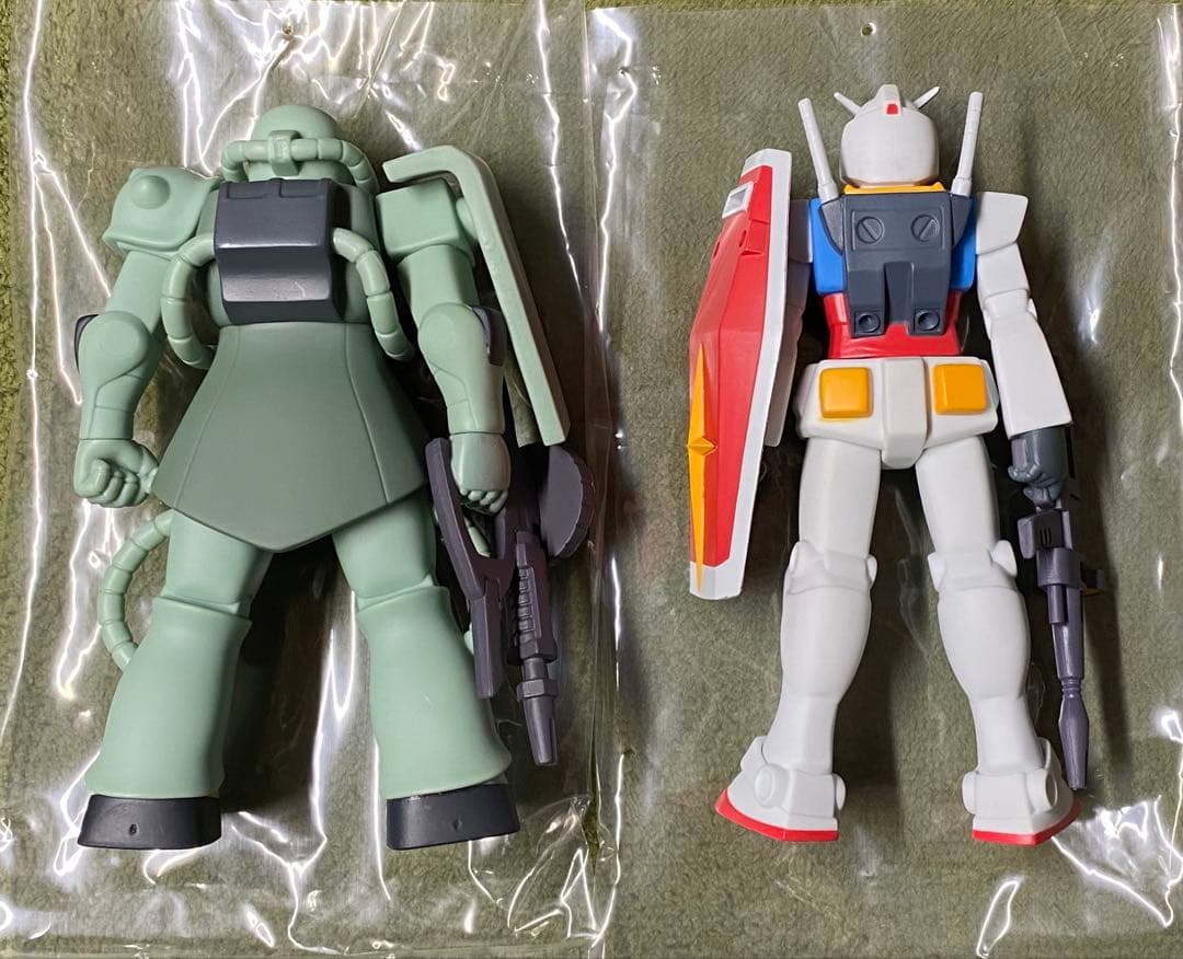 DX ソフビスーツ ガンダム 量産型ザク フィギュア