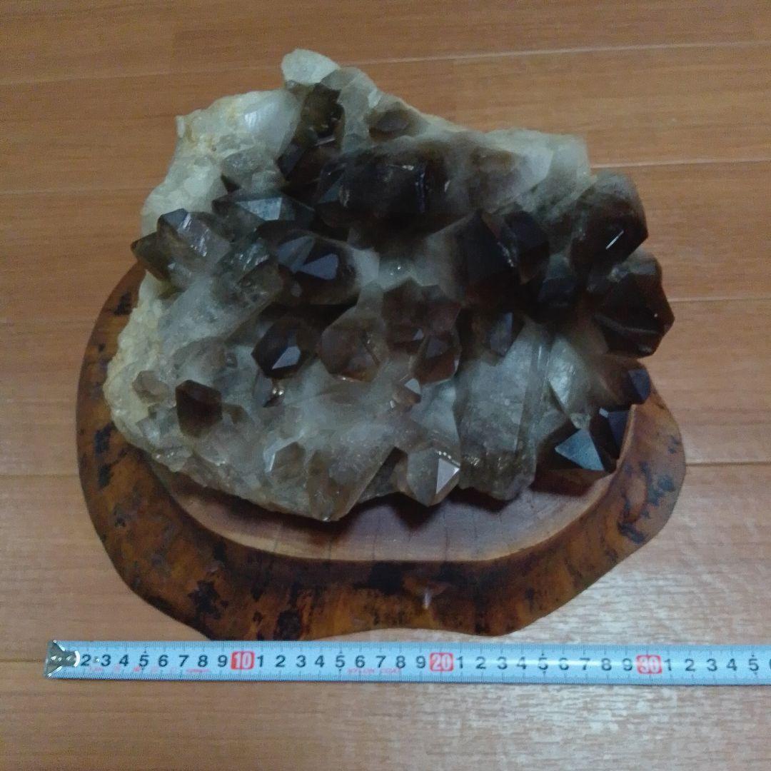 黒水晶 巨大クラスター 6.4kg（台座付き）