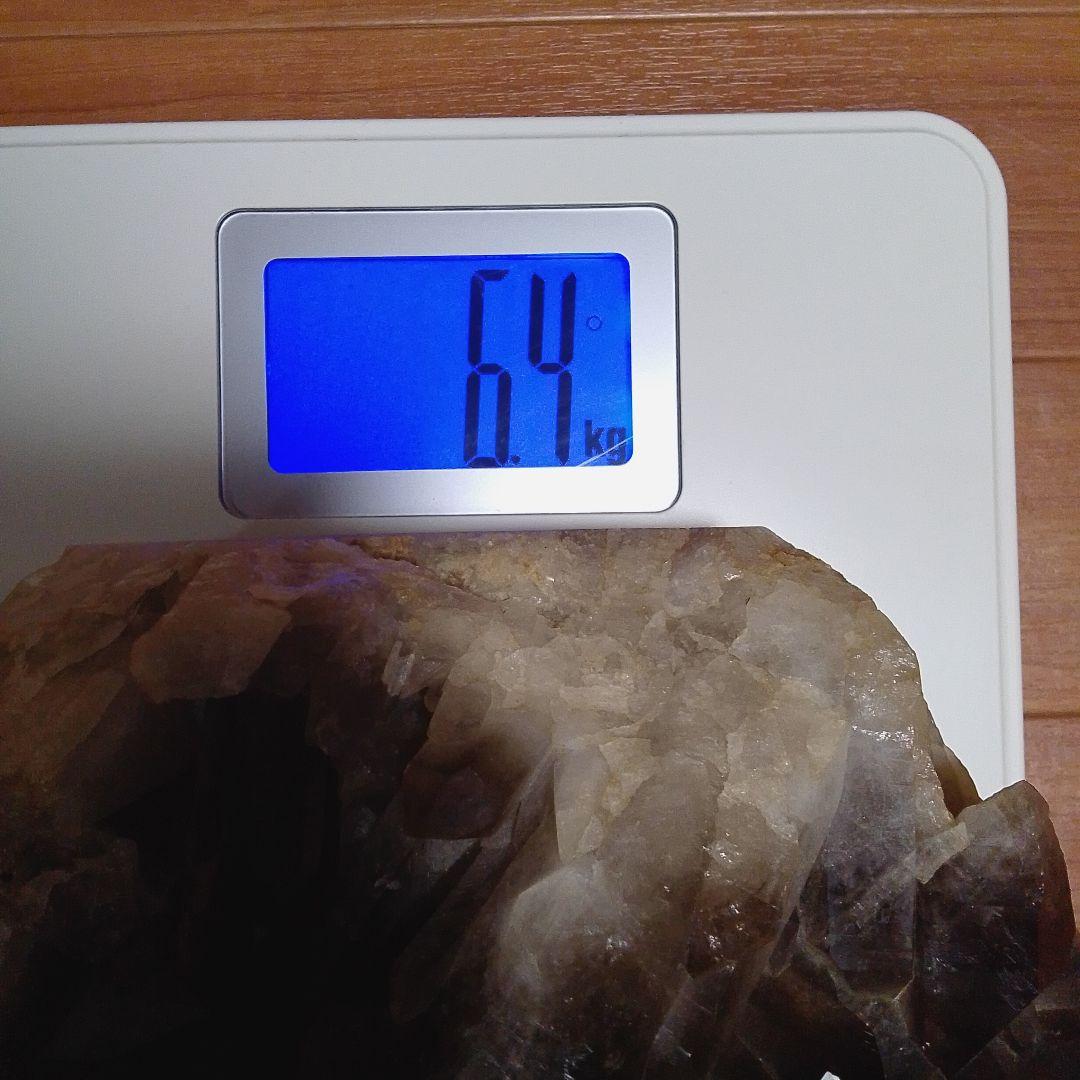 黒水晶 巨大クラスター 6.4kg（台座付き）