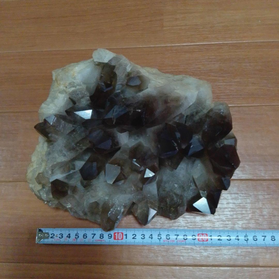 黒水晶 巨大クラスター 6.4kg（台座付き）