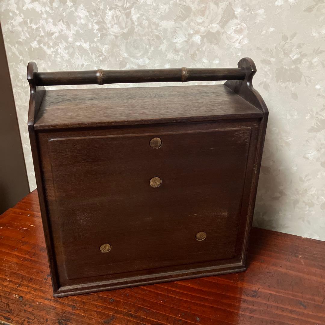 時代物の無精箱（ぶしょうばこ）