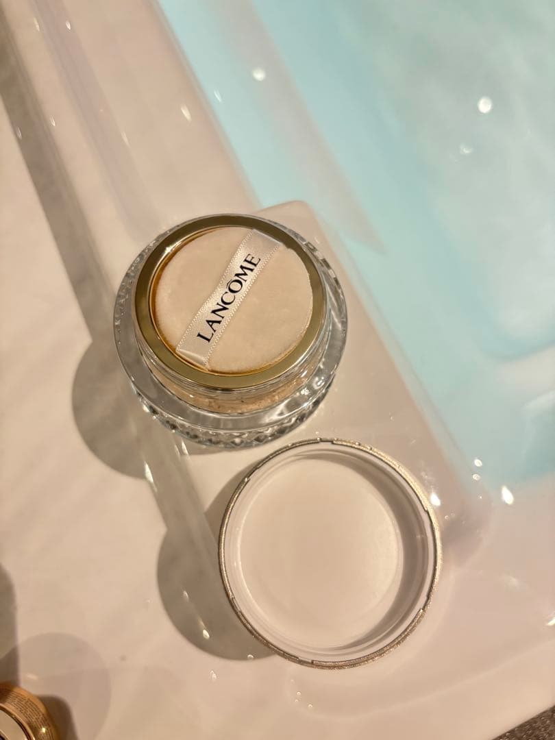LANCOMEアプソリュ エッセンスインパウダー 01