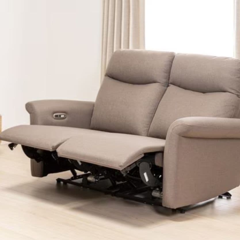 ヤマダオリジナル 電動リクライニングソファ　2人掛け ファブリックモカ色