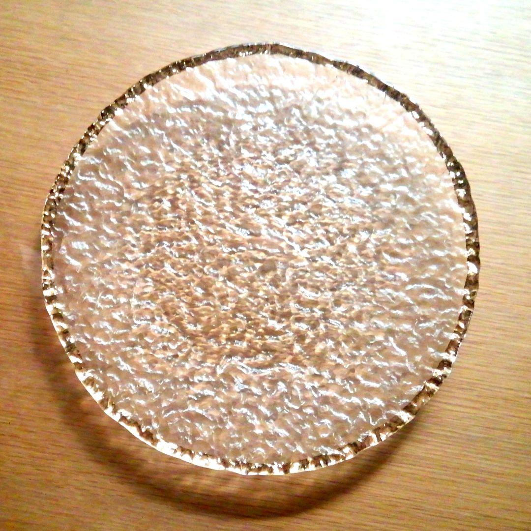 金縁クリスタルガラス 大皿 裏側に凹凸のあるおしゃれなデザイン 飾り