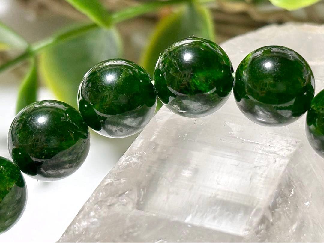 究極品質　覚醒を促し幸運へ導く聖なる宝石　幻のロシアンクロムダイオプサイト