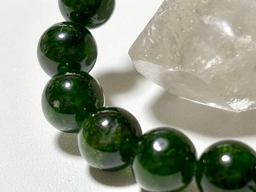 究極品質　覚醒を促し幸運へ導く聖なる宝石　幻のロシアンクロムダイオプサイト