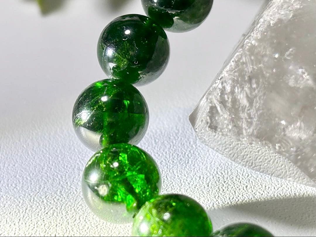 究極品質　覚醒を促し幸運へ導く聖なる宝石　幻のロシアンクロムダイオプサイト