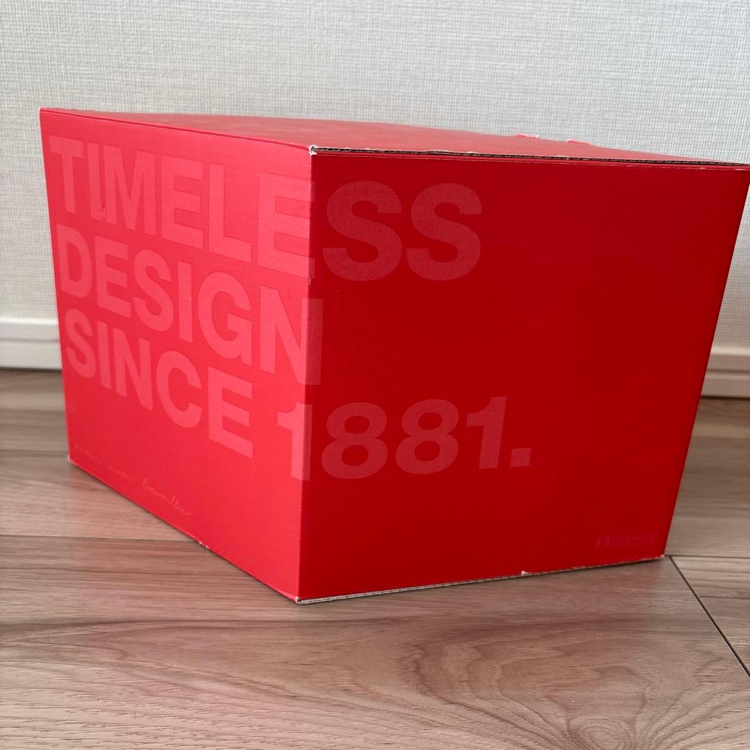 イッタラ】Ruutu 赤い四角形花瓶 - メルカリ