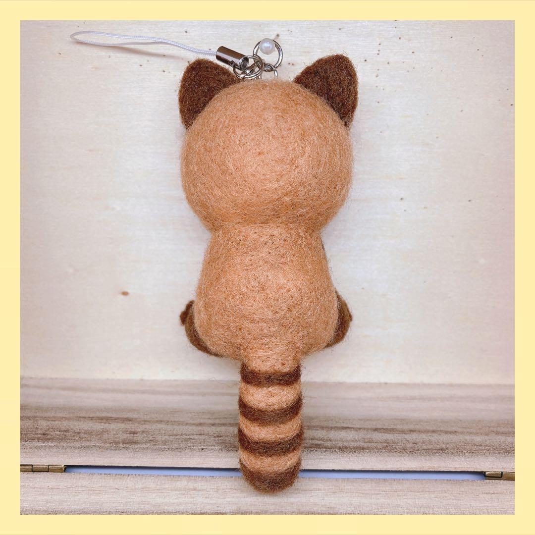 羊毛フェルト　レッサーパンダとペキニーズさん。　ストラップ付き