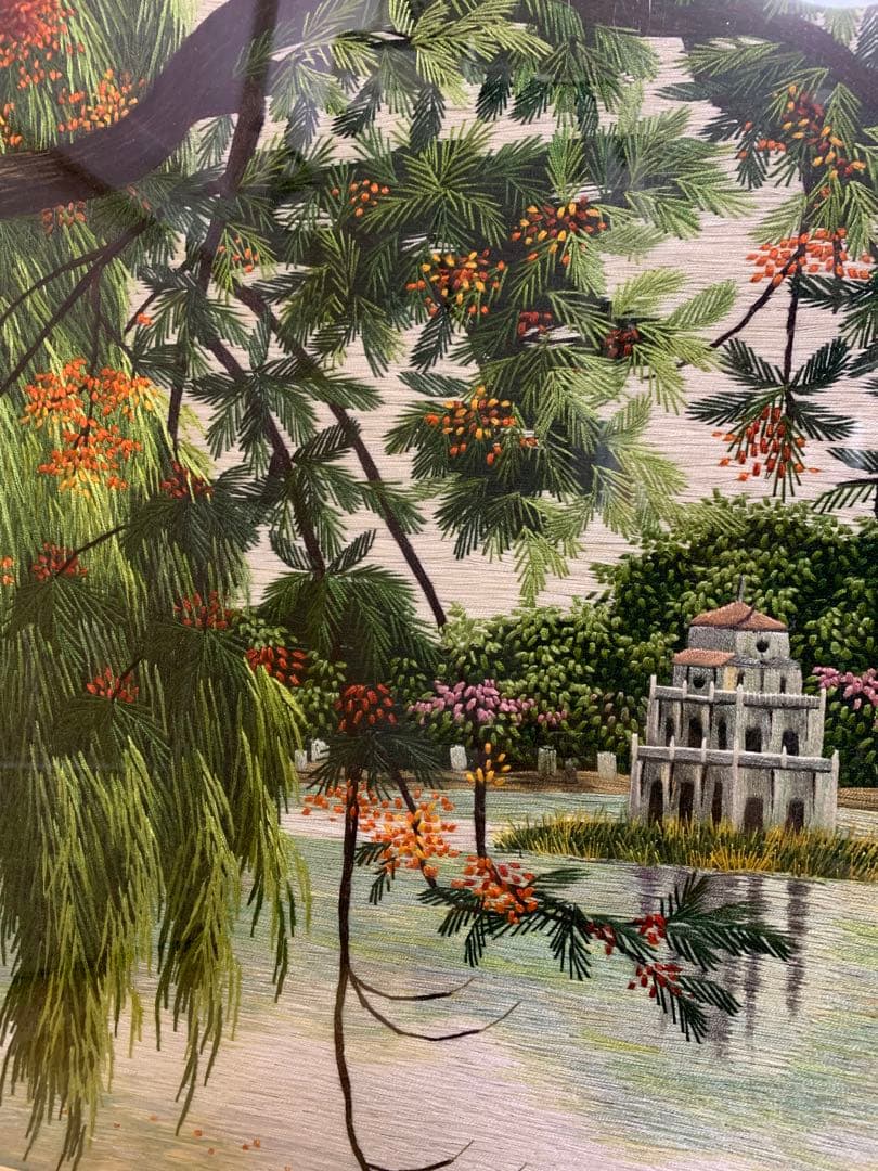 再々値下げ中】刺繍絵 ベトナム ハノイ ホアンキエム湖 - メルカリ