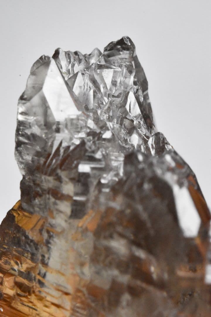 パキスタンスカルドゥHashupi産 ライトスモーキーエッチングクォーツ