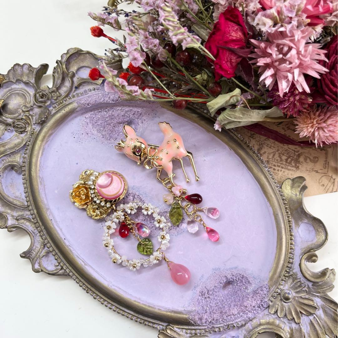 80 ブローチシリーズピンクの子鹿ちゃん✖︎チェコガラス　ピアス・イヤリング