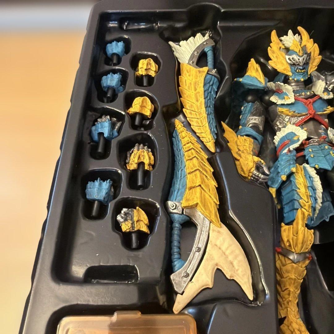 海洋堂 リボルテックヤマグチモンスターハンター ハンター男剣士