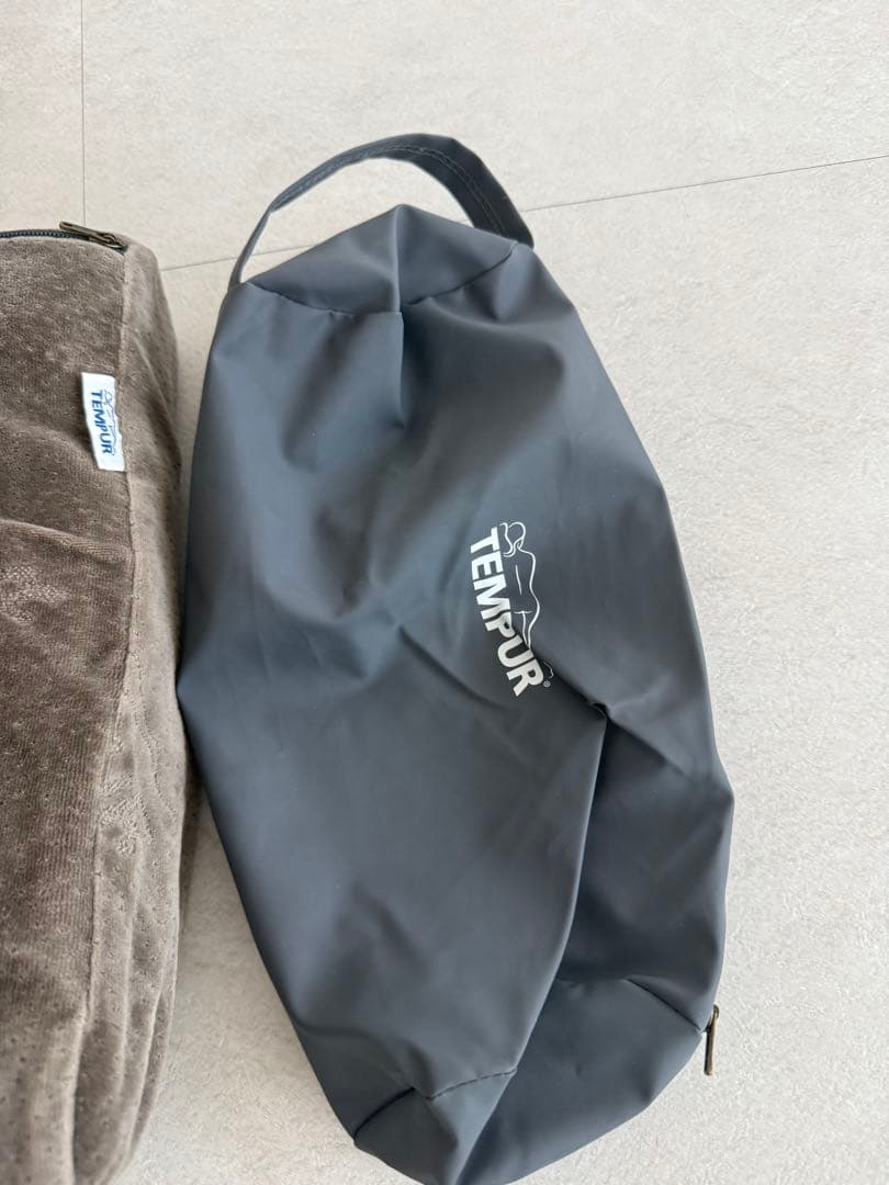 【値下げ】TEMPUR 低反発枕　持ち運び　アウトドア