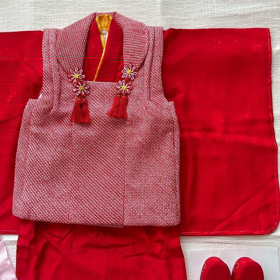 未使用品 七五三 3歳 着物 赤 総絞り 753 絹 被布 三歳 赤 草履 巾着