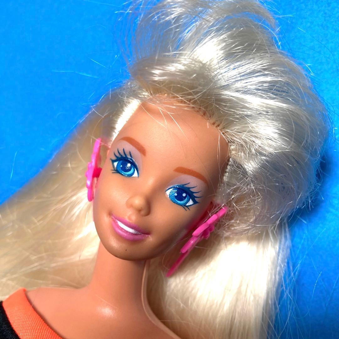 バービー Glitter Hair Barbie 1993 ヤシの木、スタンド付 - メルカリ