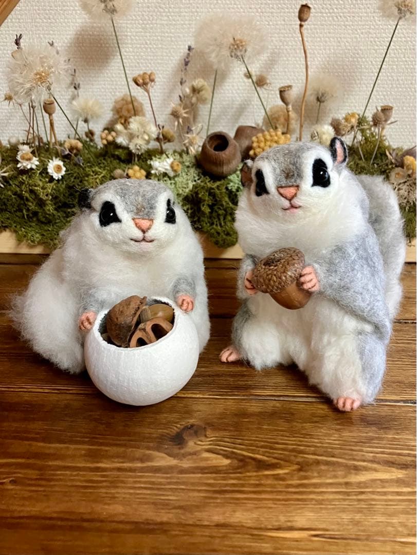 羊毛フェルト　エゾモモンガ(どんぐり)