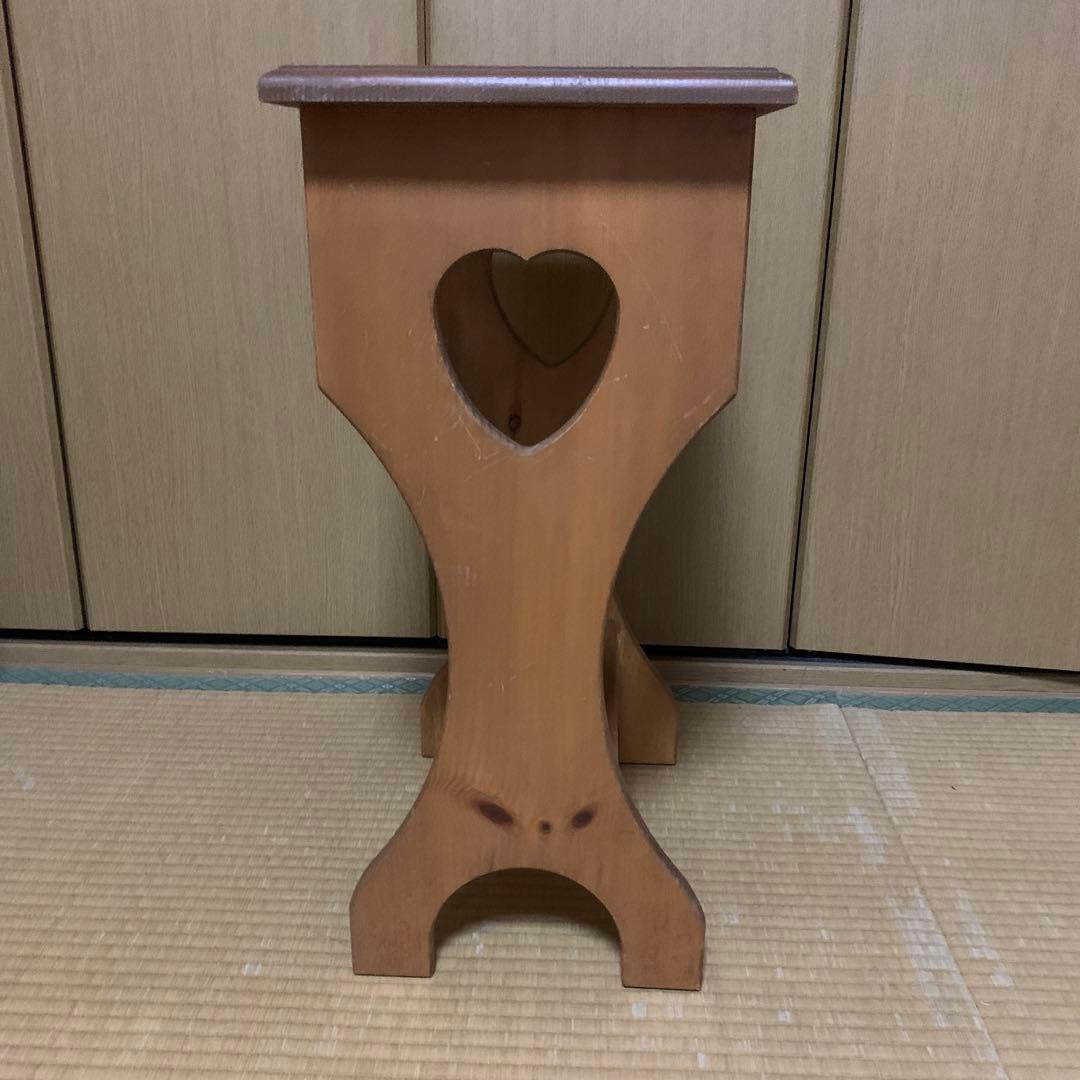 カントリーファニチャー　ハートのサイドテーブル