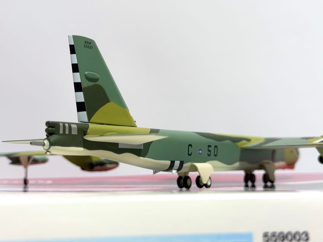 herpa 1/200 B-52 Stratofortress第641爆撃飛行隊 - メルカリ