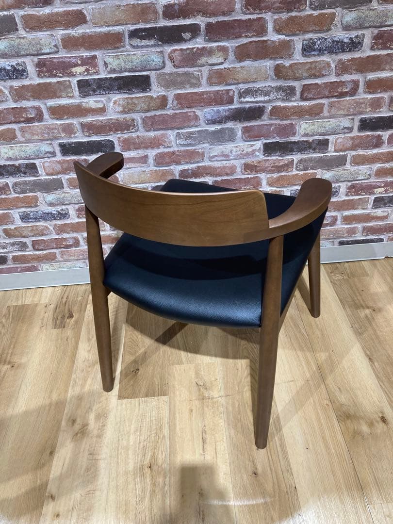 ダイニングチェア　セミアームチェア