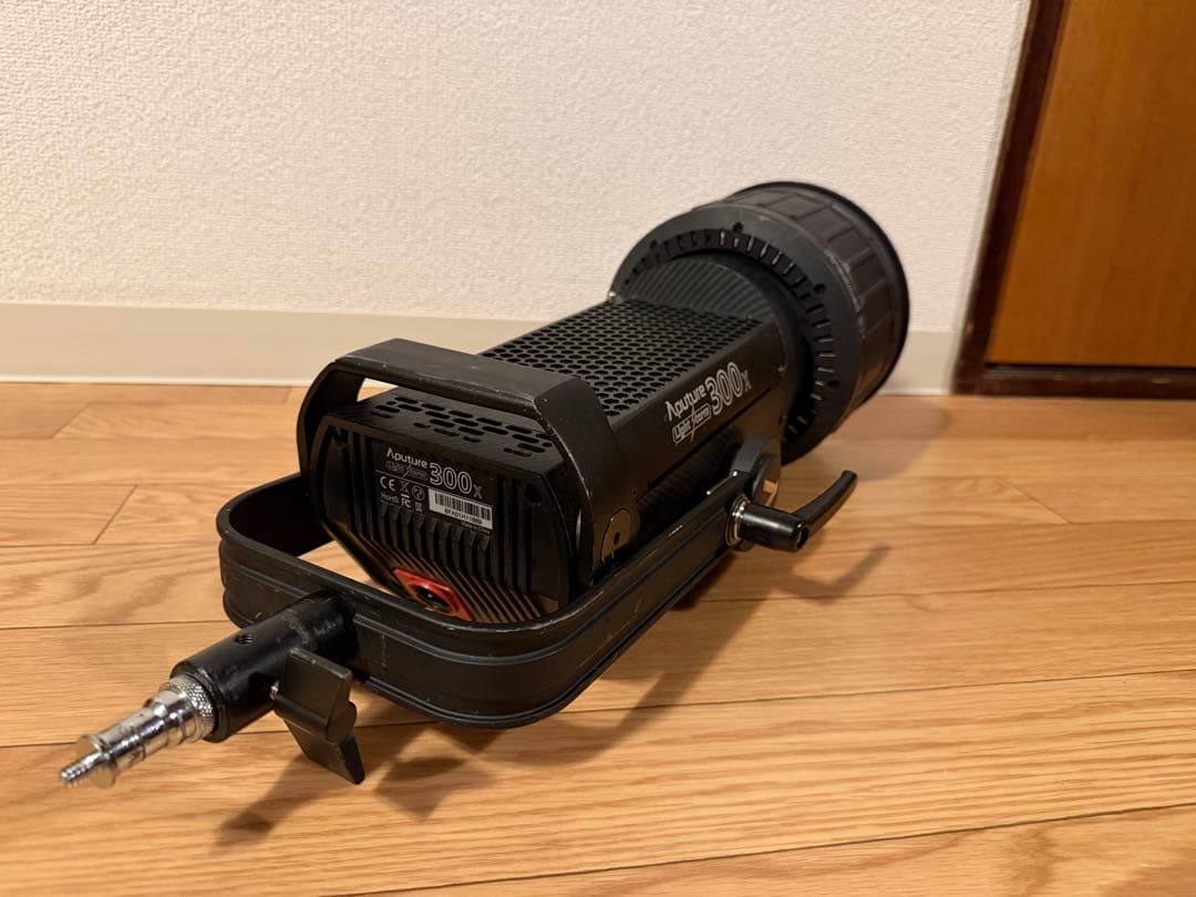 d*e様 Aputure 300X 高出力LEDライト + Frenel 2Xレ