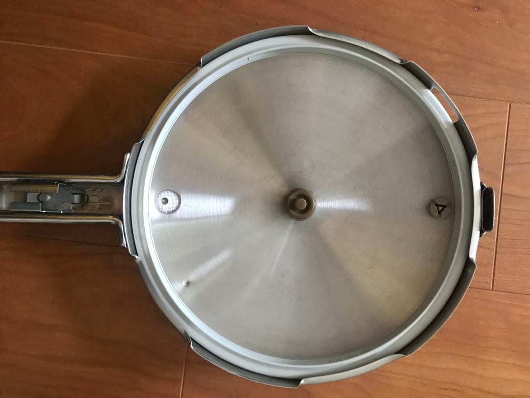 タッパーウェア　パーフェクトキッチン・圧力鍋　５L スノコ付き