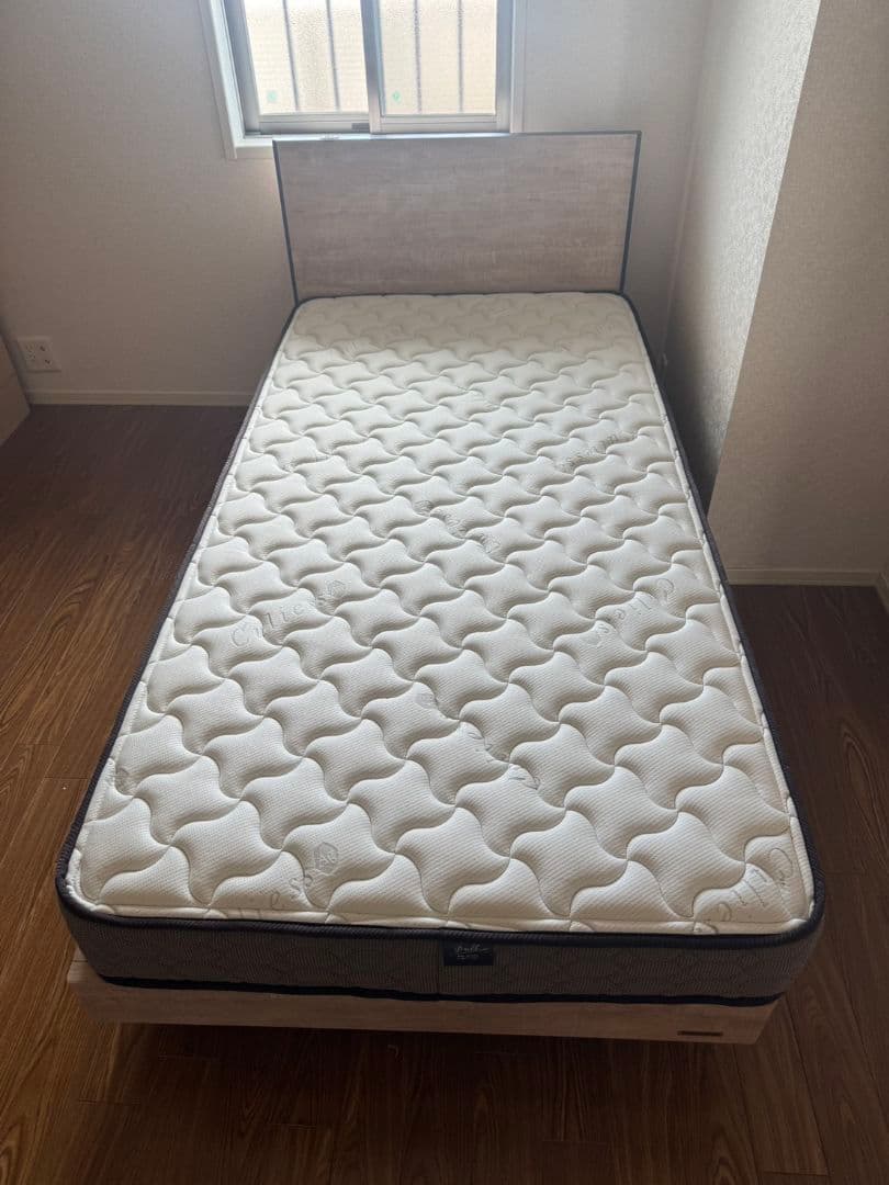 【美品】シングルベッド　マットレス込み