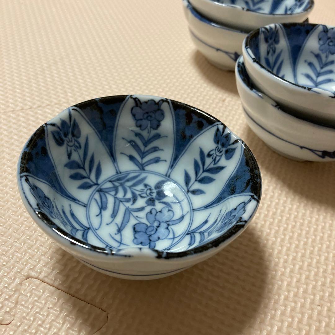 青い花柄の陶器ボウル5個セット - メルカリ