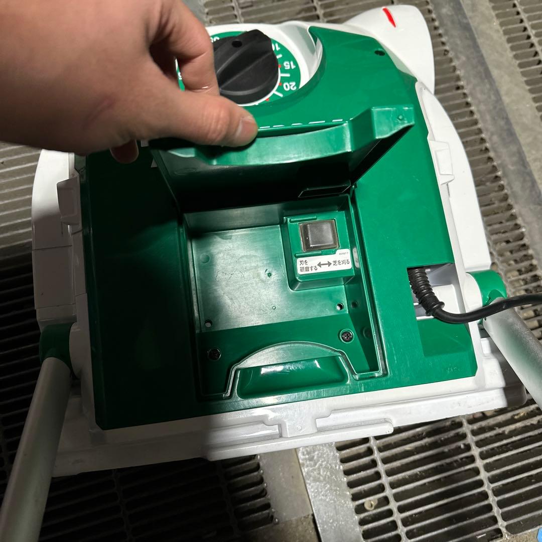 マキタ makita コード式電動芝刈り機 MLM2851